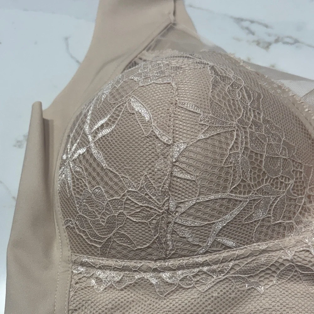chic Women's Tan Lace Bra